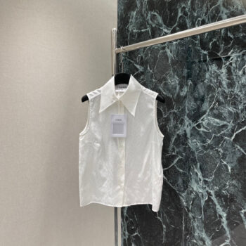 Jacquard collar sleeveless shirt