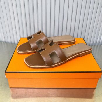 Classic h slippers ~sandals??beach shoesslippers