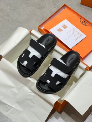 The extremely popular couple's second uncle shoes
