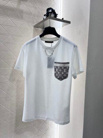 Round neck pocket chain