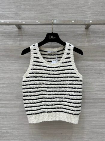 Temperament striped knitted vest