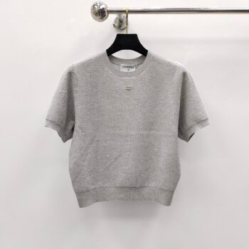 Sequin yarn three-dimensional stitch embossed logo short sleeves