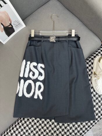 Skirt with letter print decoration and belt with mid-front slit skirt