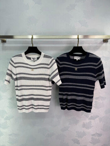 Wavy Stripes Color Block Bust Logo T-Shirt