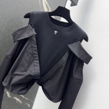 Early spring new fashion must-have fake two-piece short shirt??
