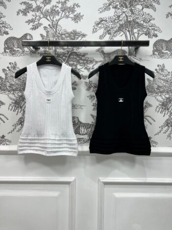 logo-embellished knitted vest