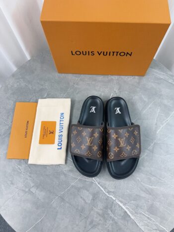 Logo embossed slide sandals