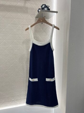 Knitted contrast hem suspender skirt