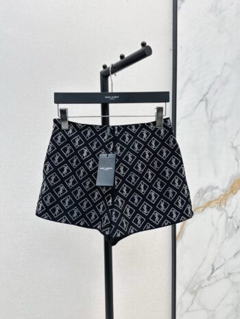 The latest logo hot diamond shorts for spring and summer