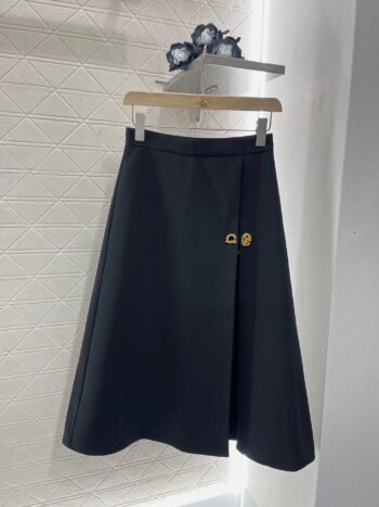 25ss Chain-stitch pleated skirt