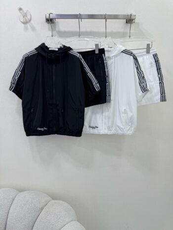 D 25 Spring/Summer Short Sleeve Zipper Hooded Jacket + Shorts Set