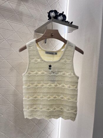 Hollow knit vest