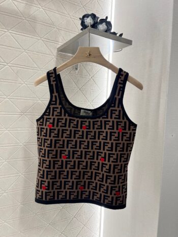 Round neck jacquard knitted vest